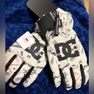 DCShoe White Graphic snow gloves Gloves LARGE / XL NWT